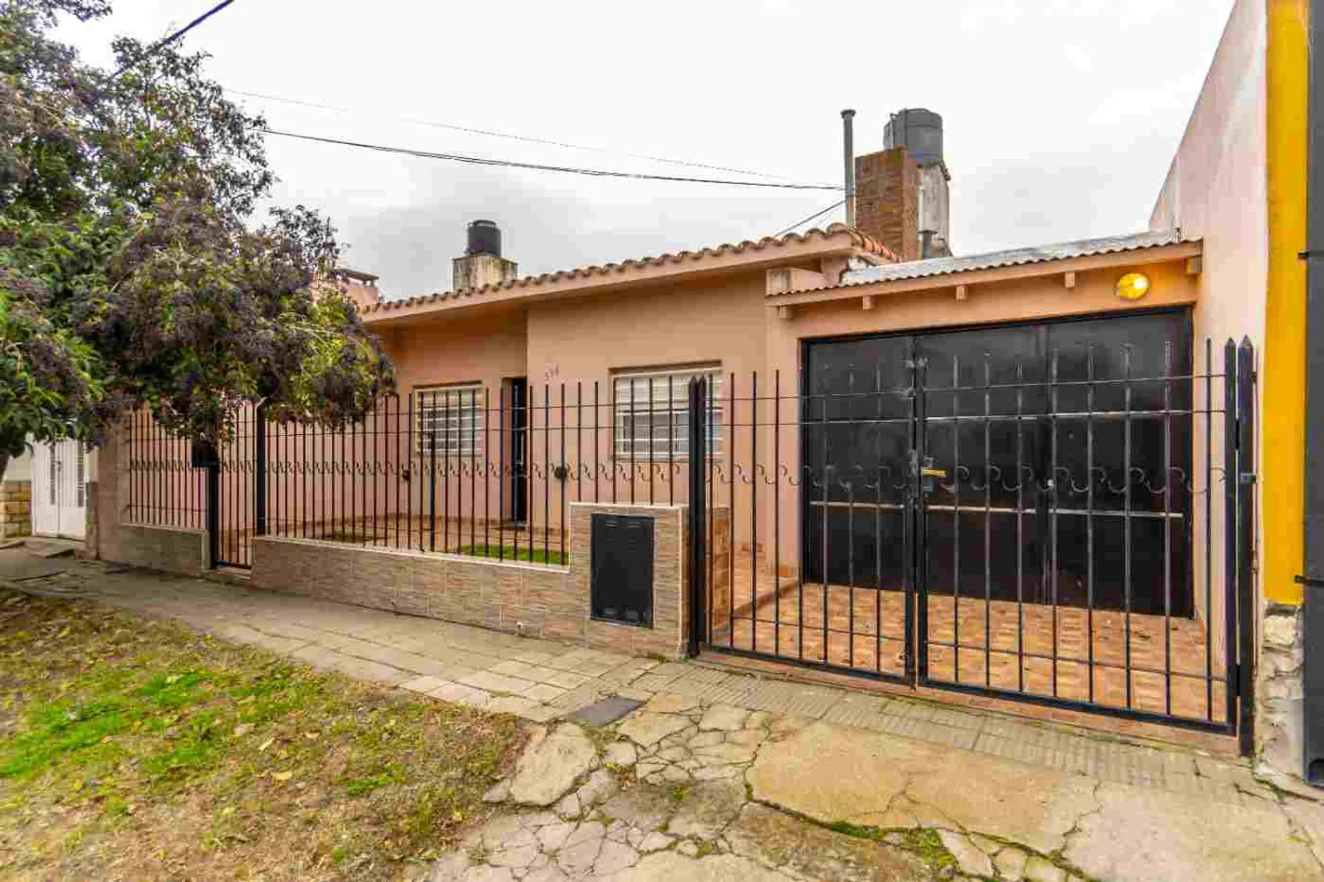 Hermosa casa de 2 dormitorios en Ciudad Atlántida