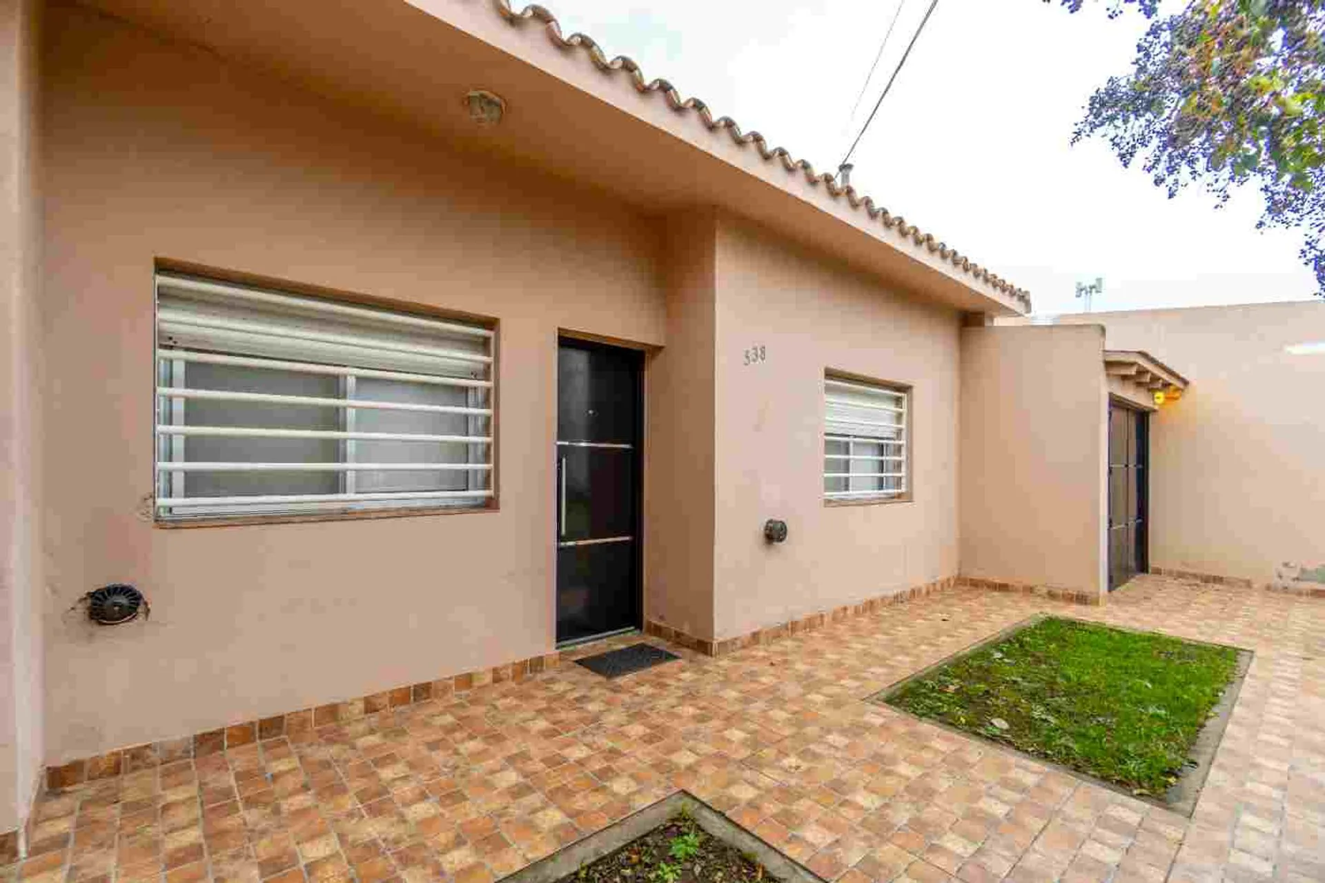 Hermosa casa de 2 dormitorios en Ciudad Atlántida foto 4