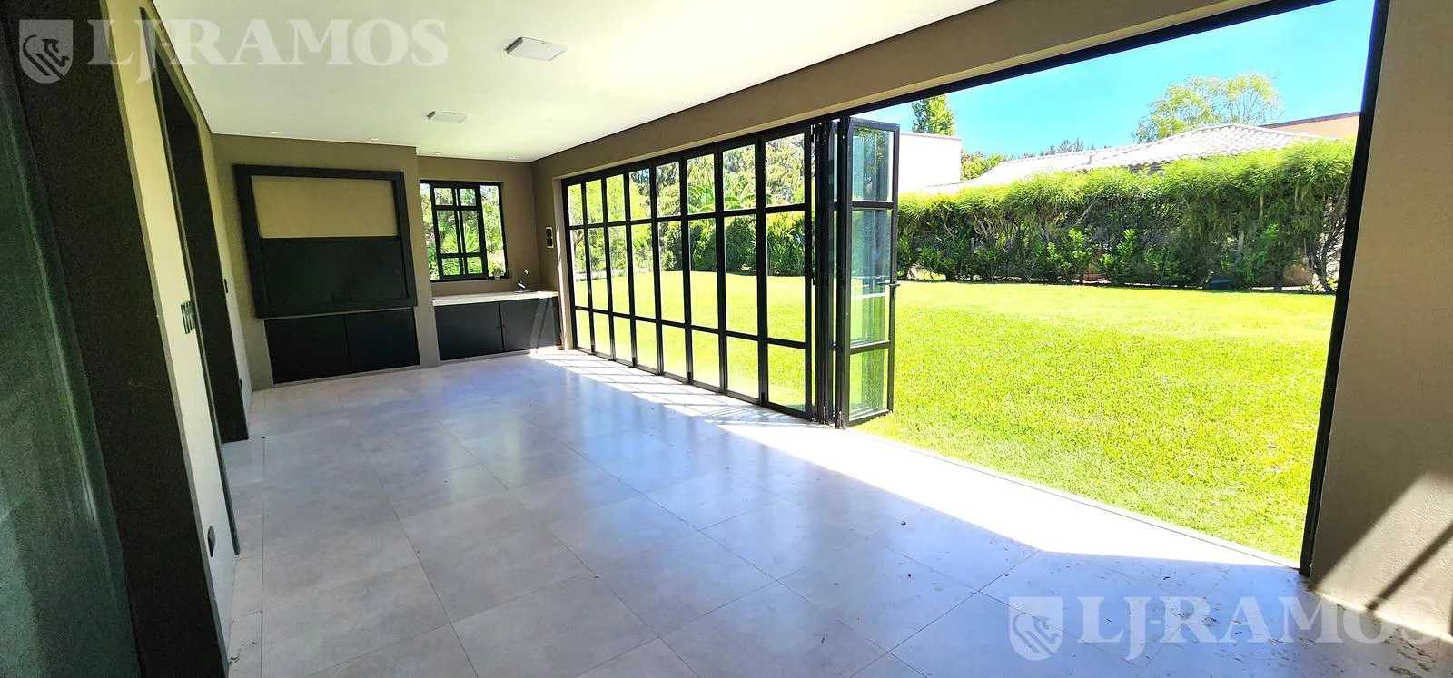 CASA EN ALQUILER SIN MUEBLES. LOTE INTERNO. IMPECABLE. foto 4
