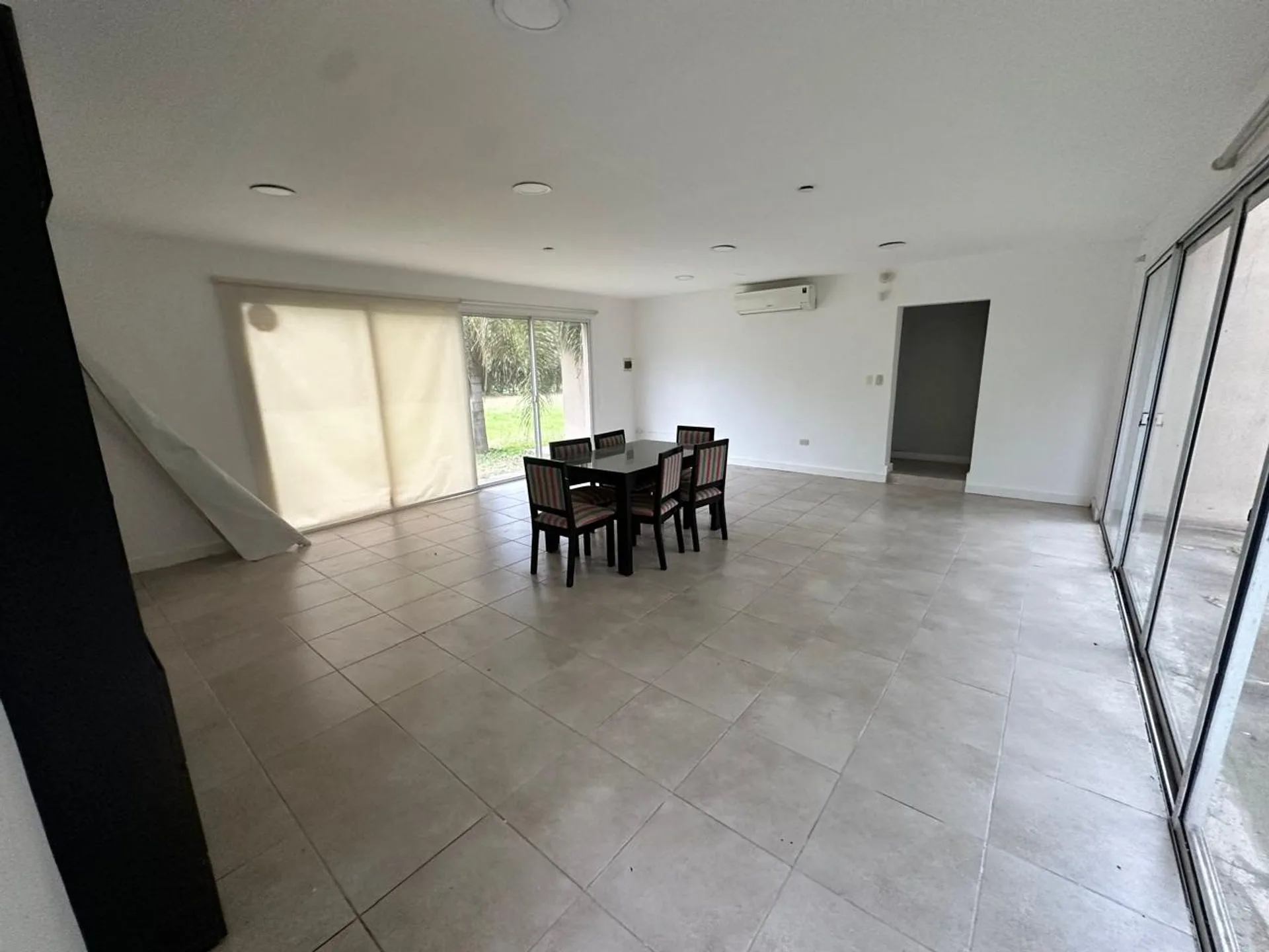 CASA EN BARRIO ALTO DE MACO, ZONA SUR. foto 3