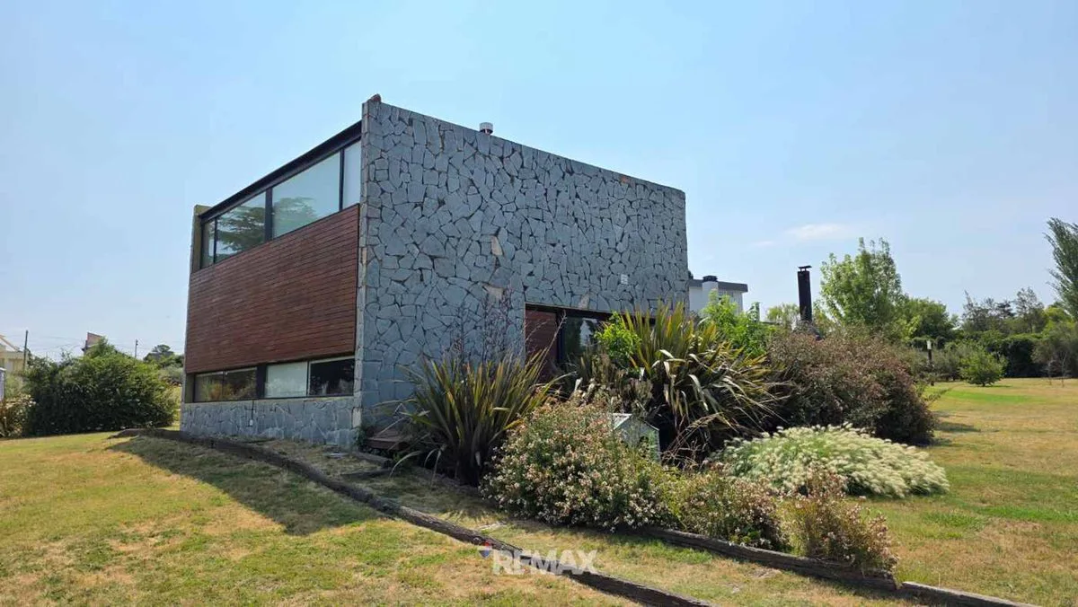 Complejo de dos duplex en B. Golf S. de la Ventana