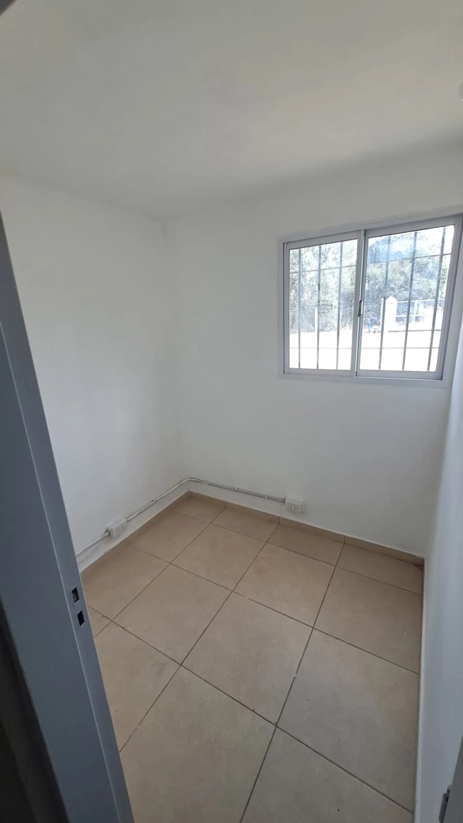 ALQUILER GALPON CON OFICINA 400M2 EN SAN RAMON foto 5