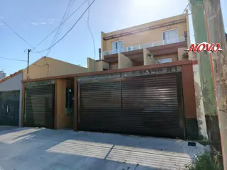 DEPARTAMENTO 2 AMBIENTES AL FRENTE CON COCHERA DESCUBIERTA foto 1