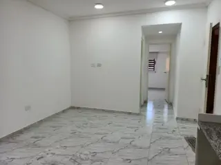 DEPARTAMENTO 2 AMBIENTES AL FRENTE CON COCHERA DESCUBIERTA foto 5