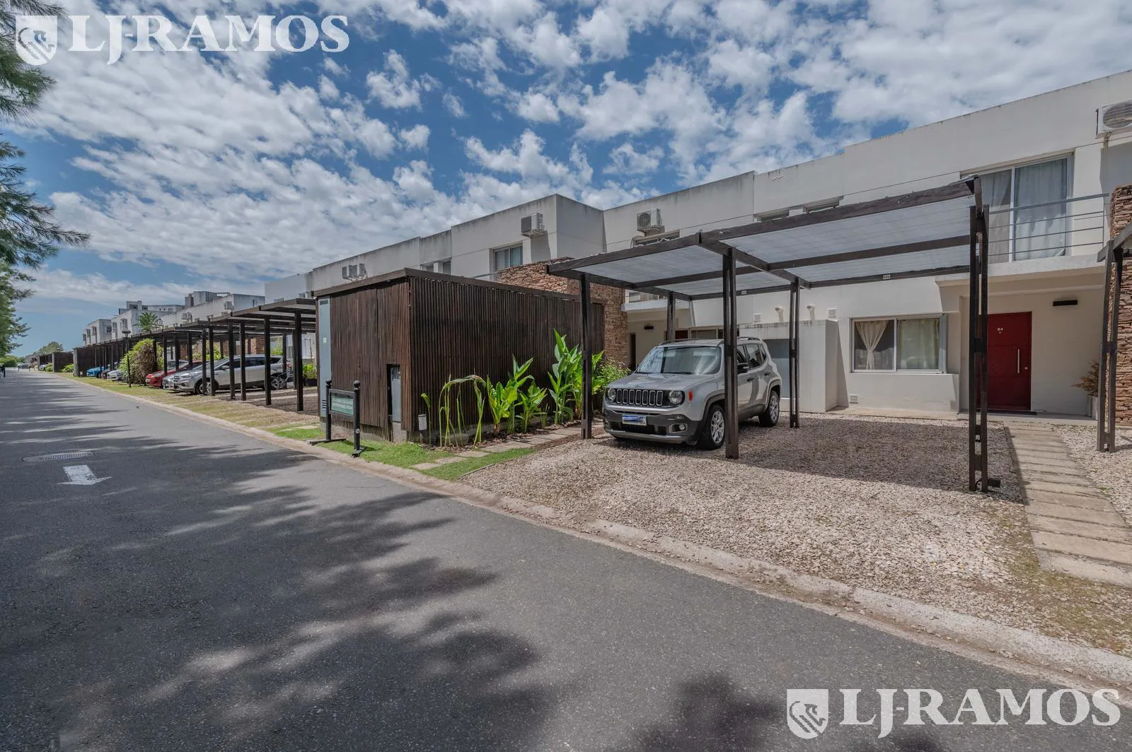 Departamento tipo duplex de 4 amb  en venta en El Sendero - Nordelta foto 2