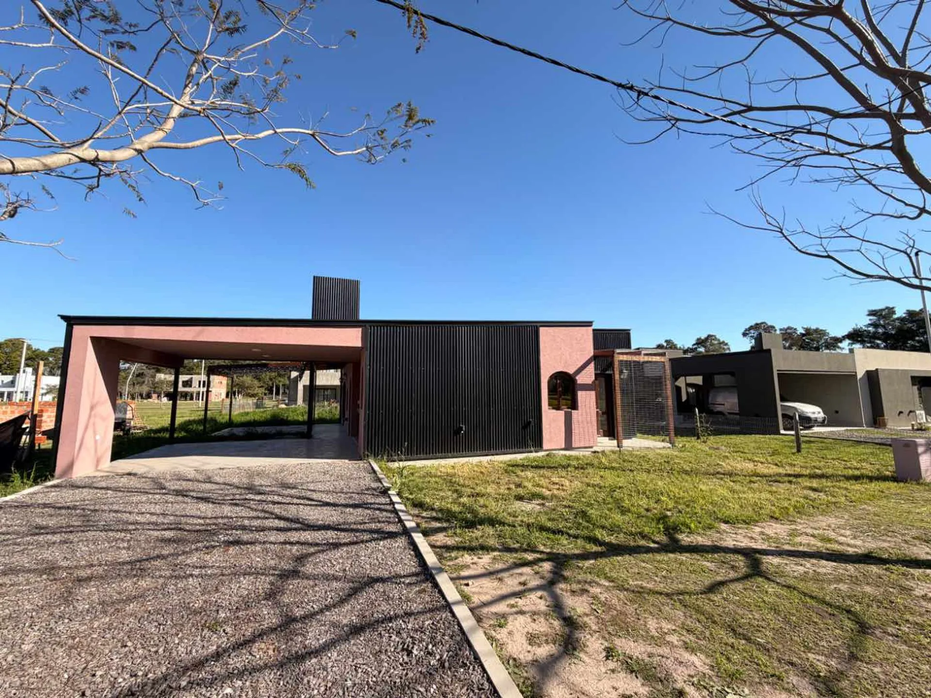 VENTA CASA EN COUNTRY LOS MOLINOS - A ESTRENAR foto 2