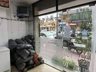 LOCAL COMERCIAL EN EXCELENTE UBICACION foto 2