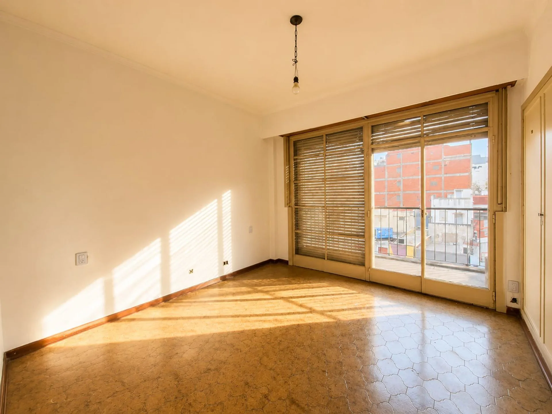 SEMIPISO de 100m2!! 3 amb. CONVERTIBLE A 4amb. foto 2