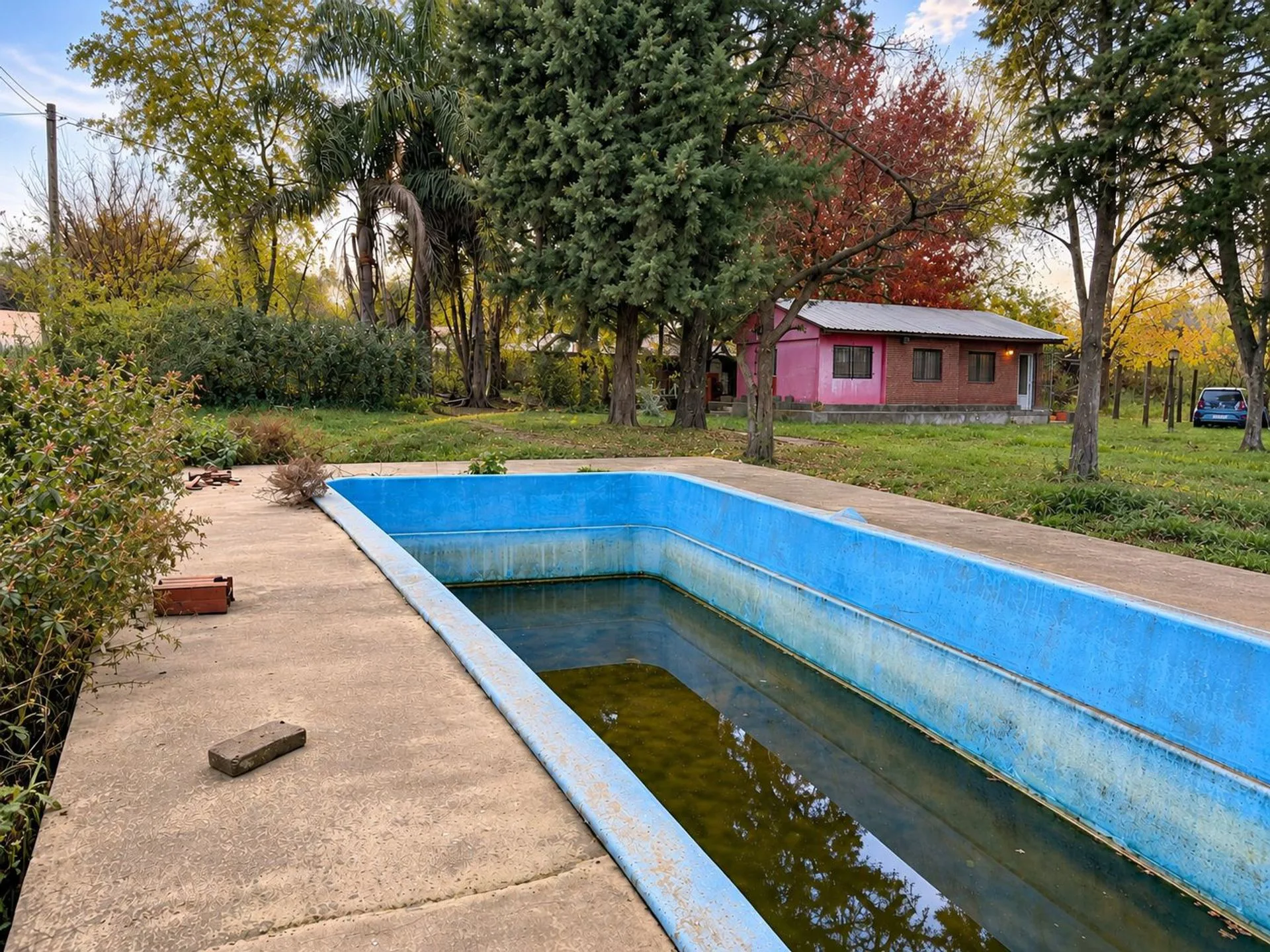 Casa esquina con pileta sobre terreno de 1.346 mt2 foto 4