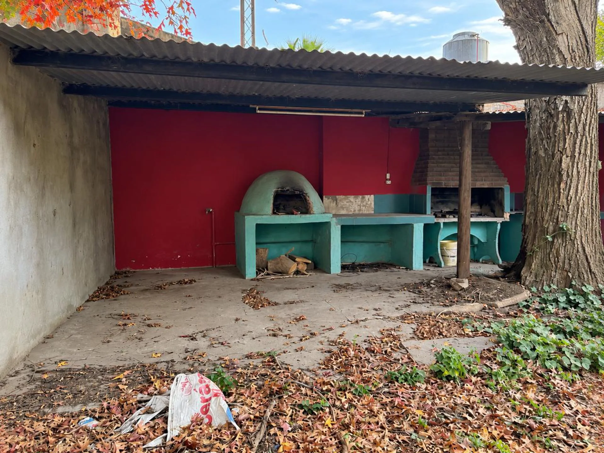 Casa esquina con pileta sobre terreno de 1.346 mt2 foto 5