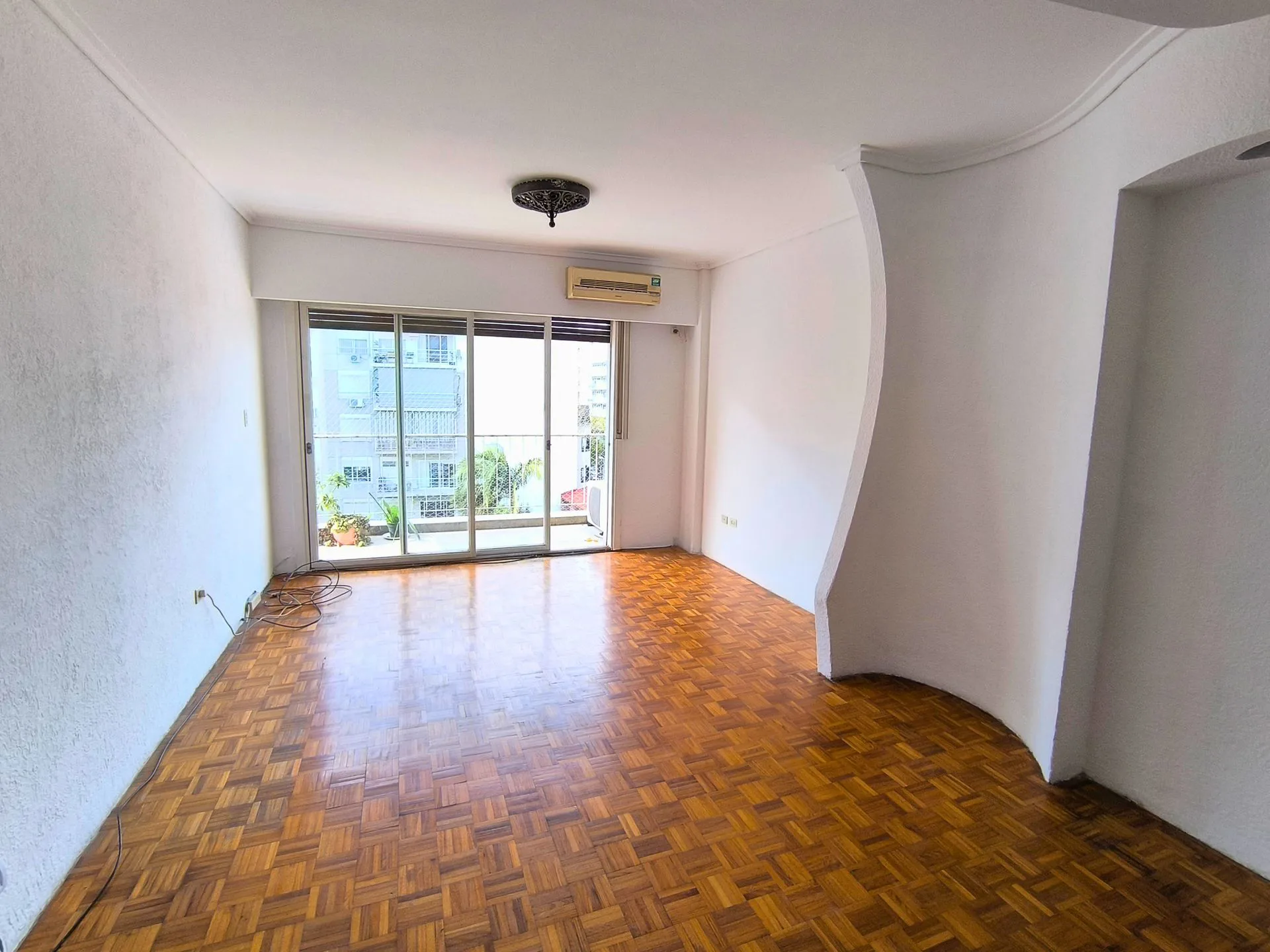 4 Ambientes con Balcón y Guardacoches en Belgrano foto 3