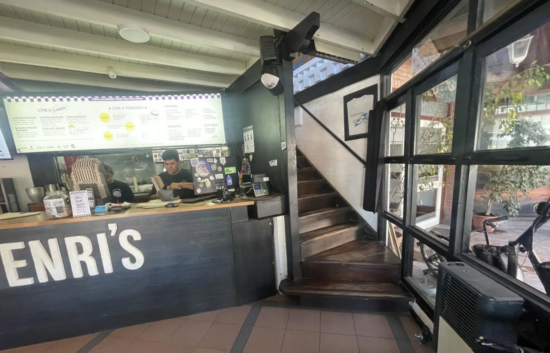 VENTA LOCAL COMERCIAL AVENIDA SHAW PINAMAR foto 5