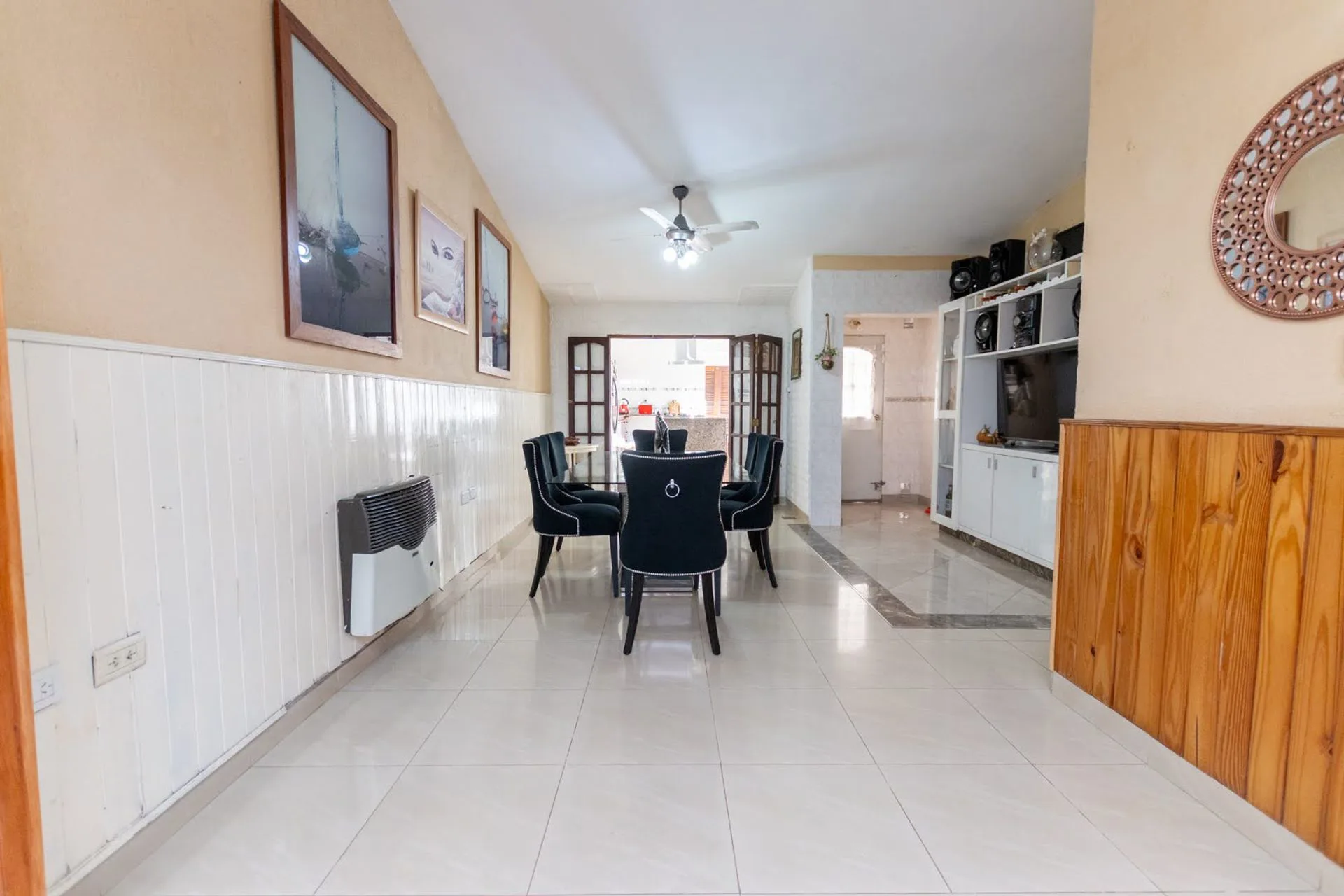 Excelente Casa a metros de Av. Blas Parera foto 4
