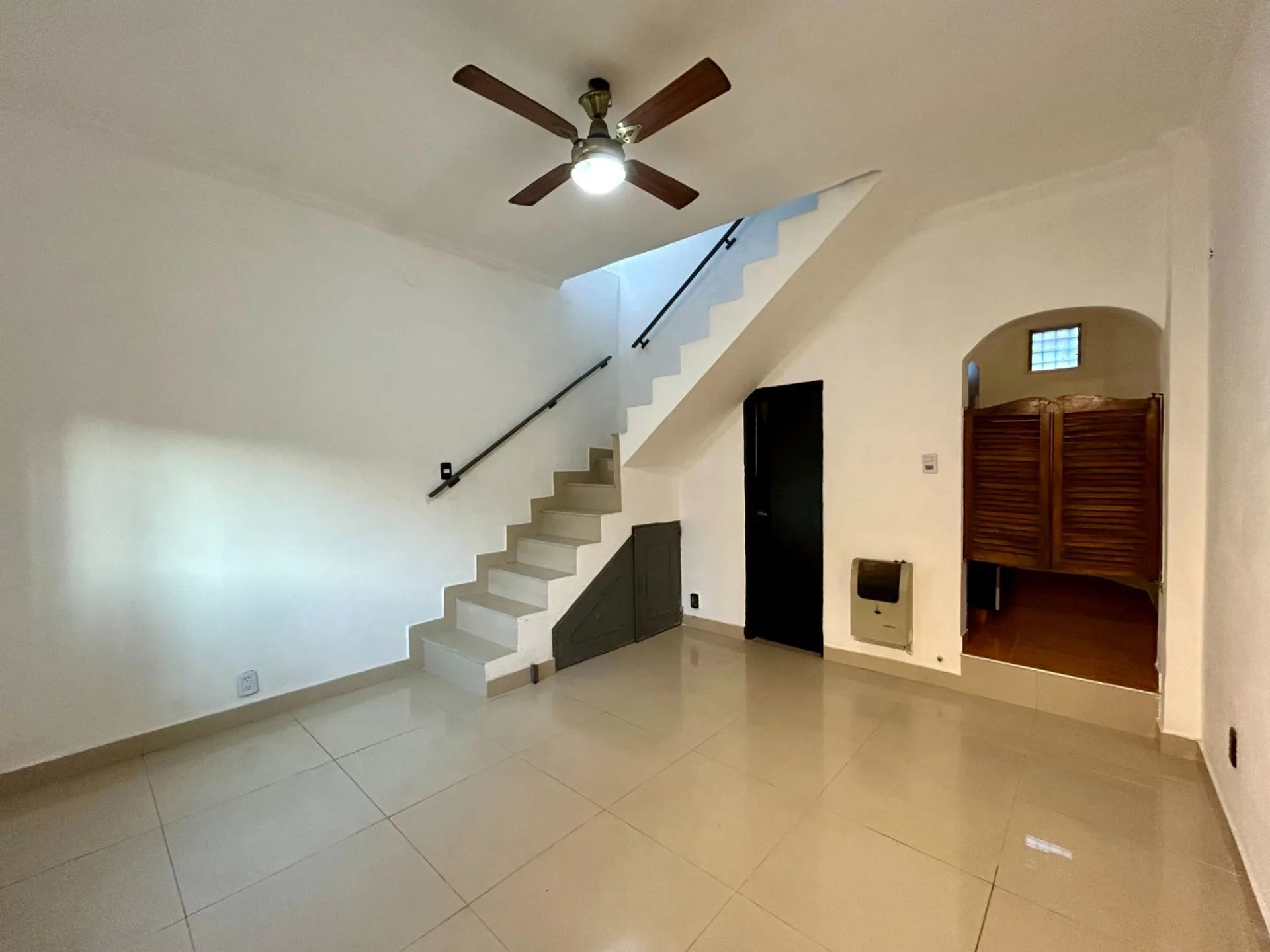 VENTA DUPLEX 3 AMBIENTES CASTELAR APTO CREDITO foto 3