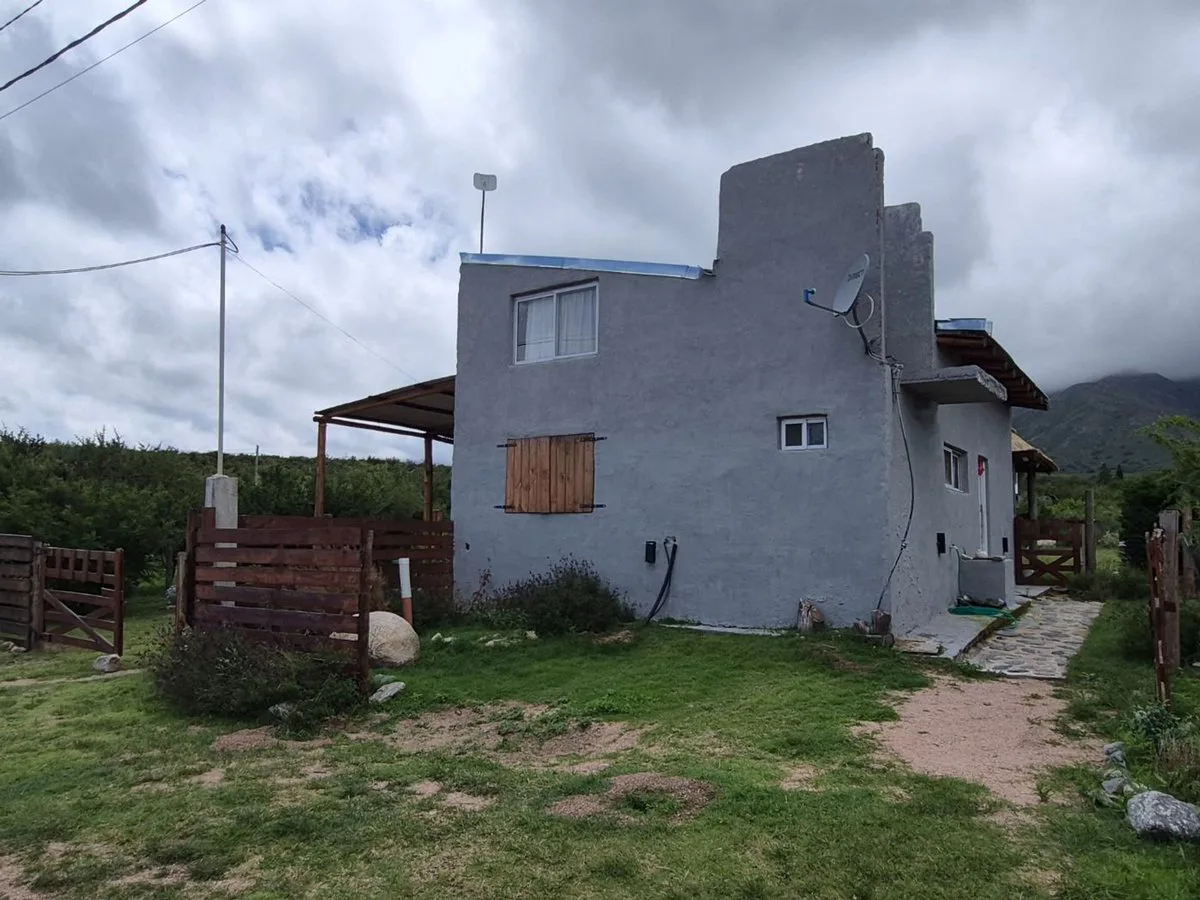Oportunidad de Inversión, 2 Casas en 1 Villa Larca foto 3