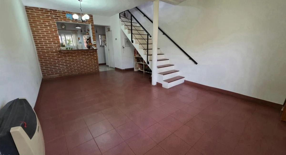 VENTA PH 4 AMBIENTES COCHERA PATIO PILAR CENTRO foto 5