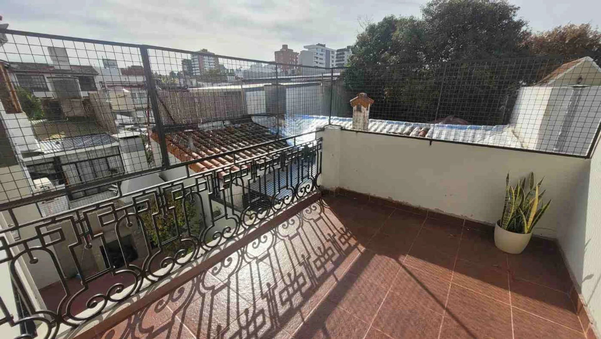 VENTA PH EN OLIVOS 4 AMB PATIO TERRAZA Y PARRILLA foto 3