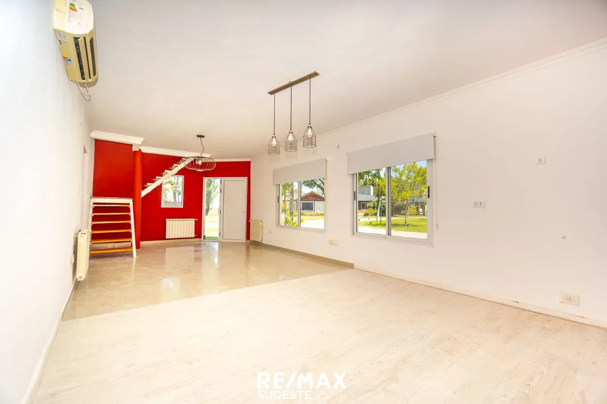 VENTA HERMOSA CASA EN BARRIO PAGO CHICO foto 3