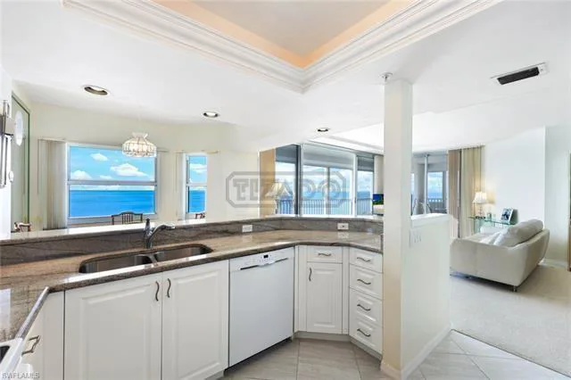 9577 Gulf Shore Dr #704 9500 foto 2