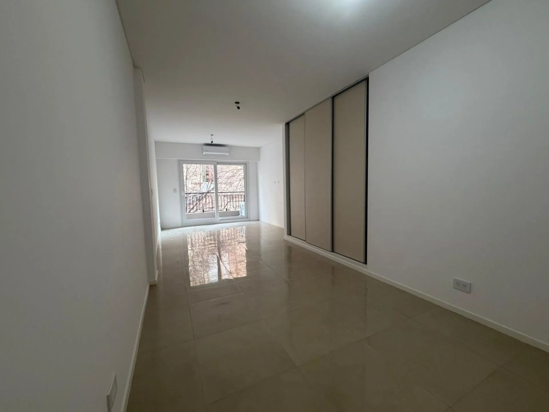 VTA ESTR MONOAMB C/BALCON/ AMENIT EXC UBI S.TELMO foto 3
