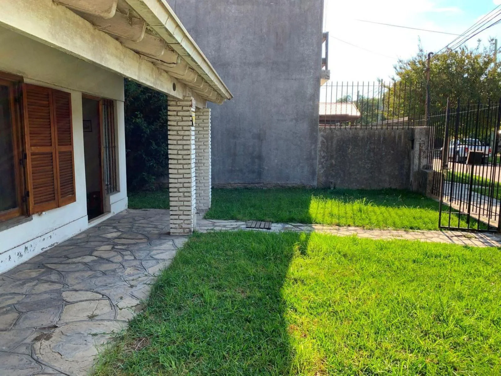 Villa Adelina, Casa A Refaccionar Con Lindo Jardín En Muy Buena Ubicación foto 2