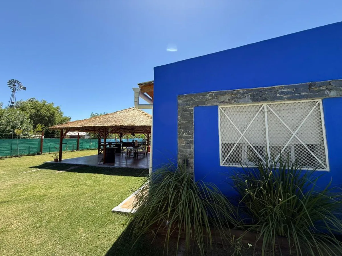 Casa quinta 2 lotes con quincho y pileta en venta foto 2