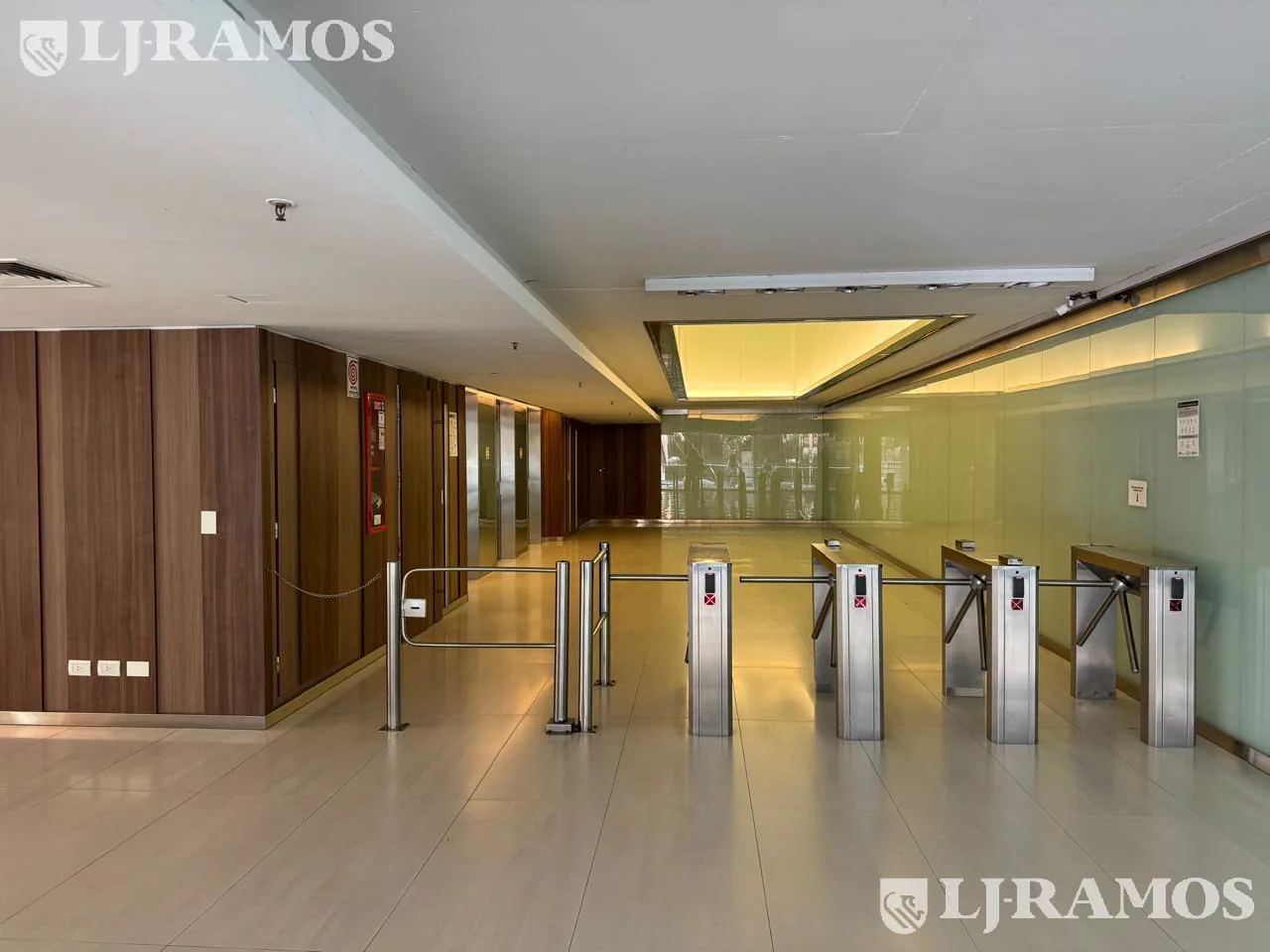 Alquiler de oficina de 480 m2 en Vicente López foto 3