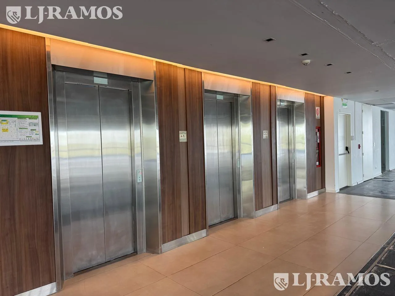 Alquiler de oficina de 480 m2 en Vicente López foto 4