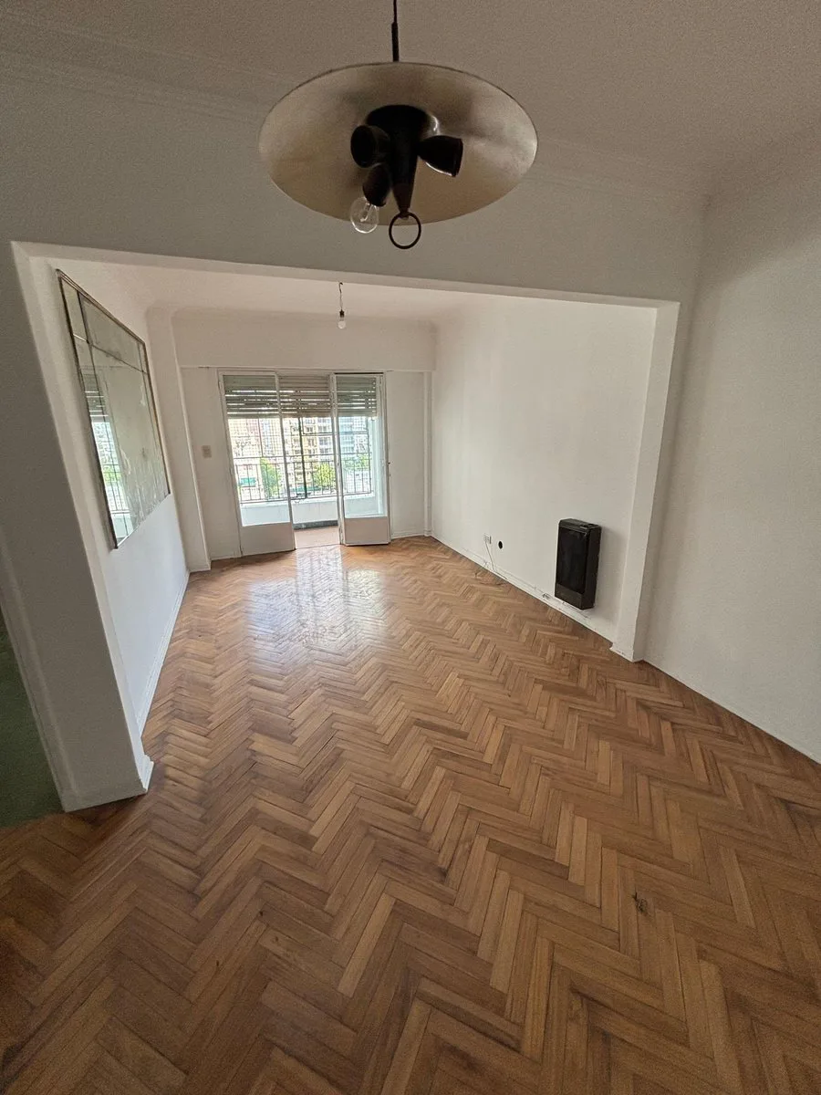 VENTA DEPTO 4AMB C/BALCON + PARILLA ZONA FLORES