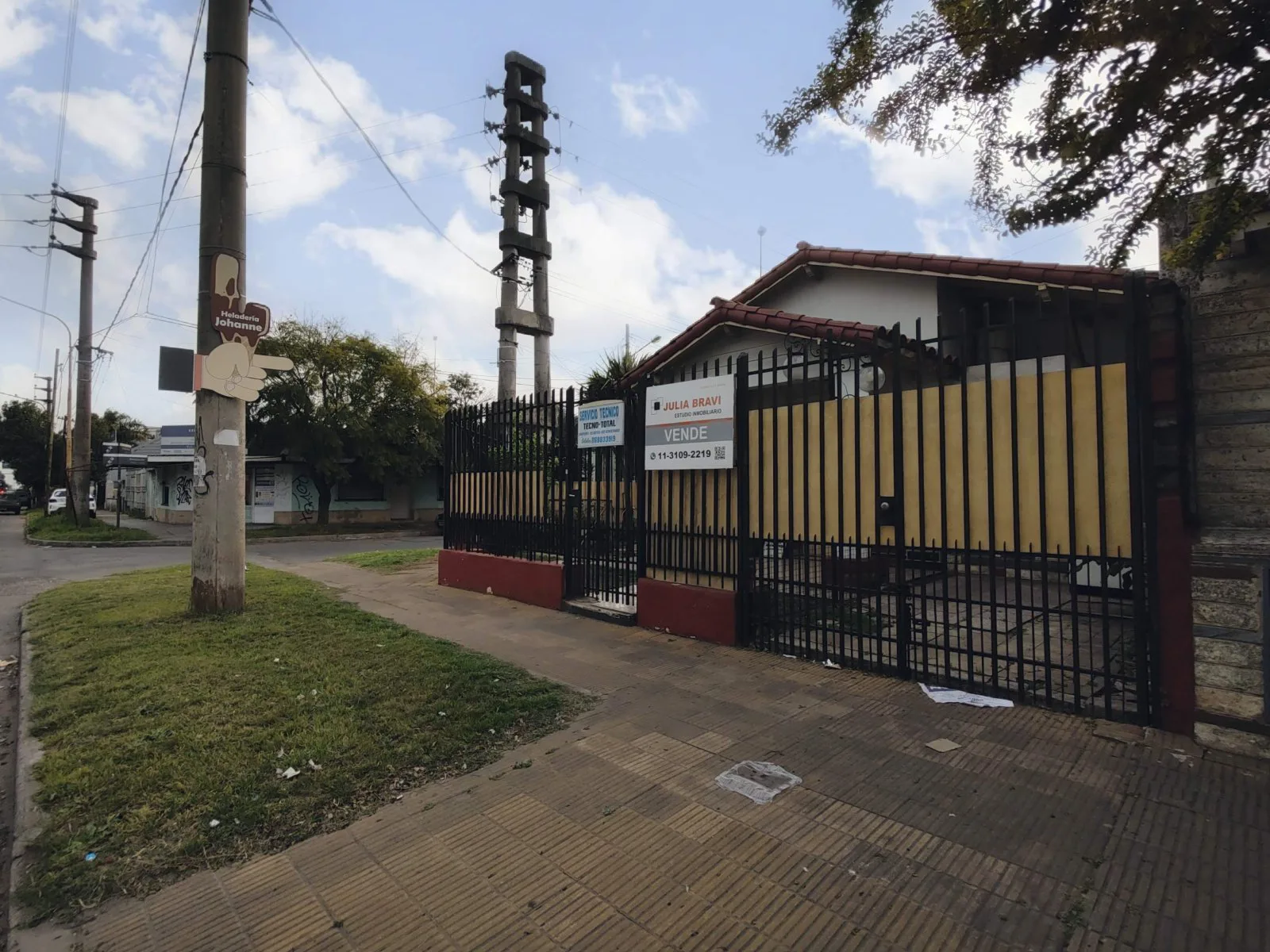 Venta esquina uso comercial en Morón foto 2
