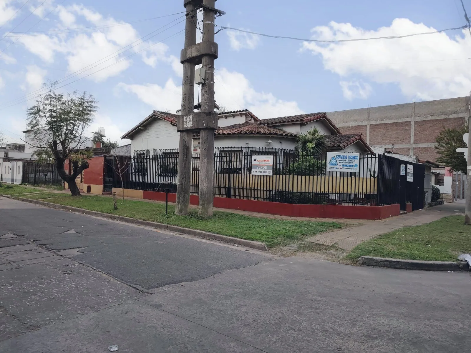 Venta esquina uso comercial en Morón foto 3