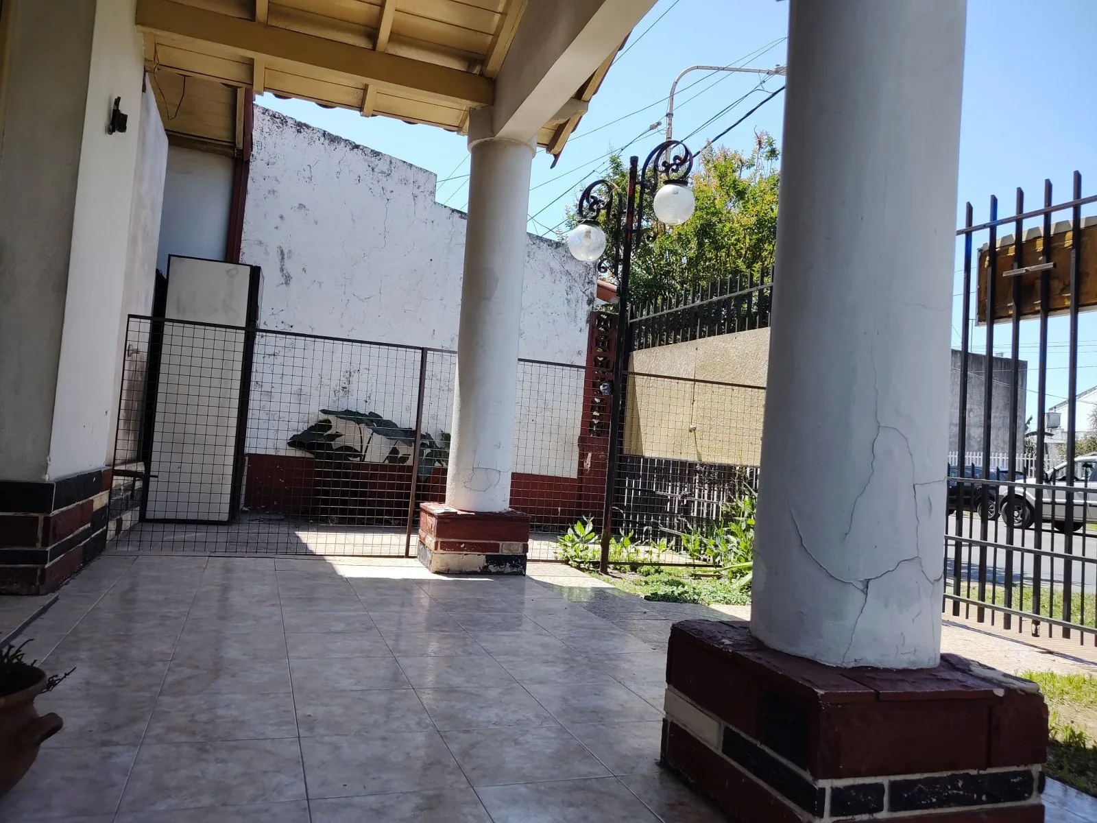 Venta esquina uso comercial en Morón foto 5