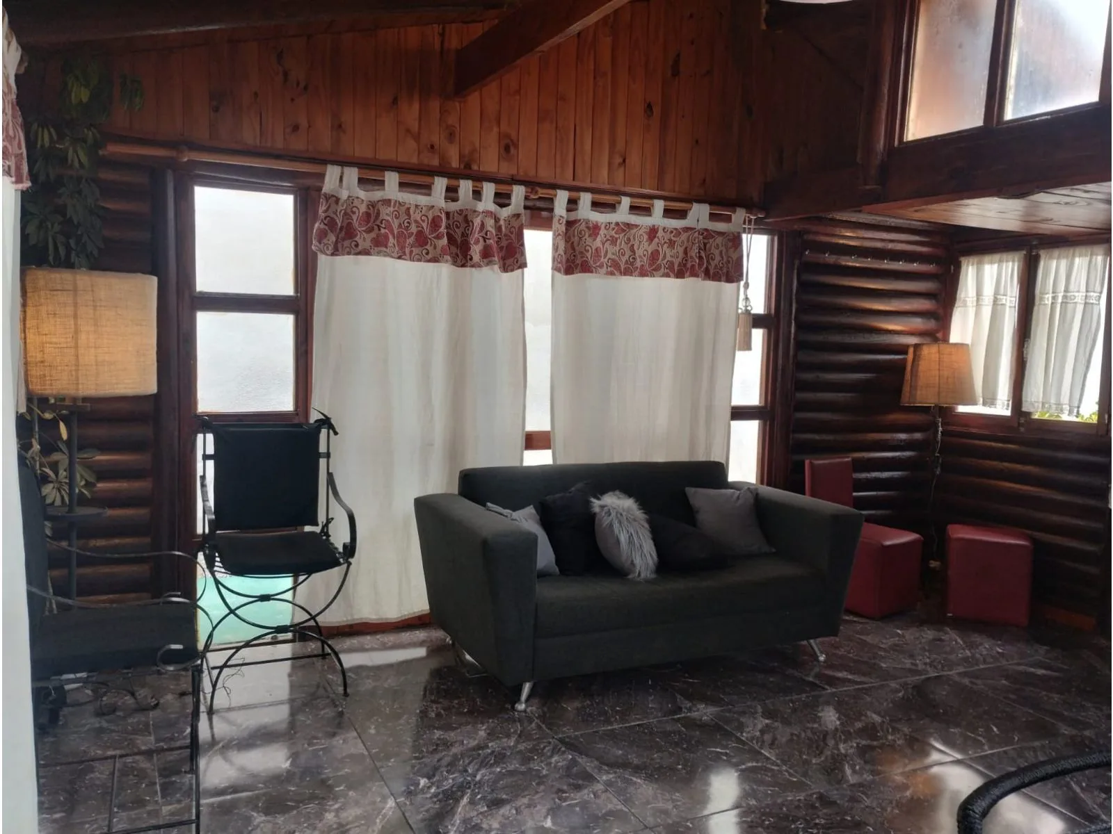 Alquiler temporario Chalet 3 ambientes en Miramar. Zona Parque Mar foto 2