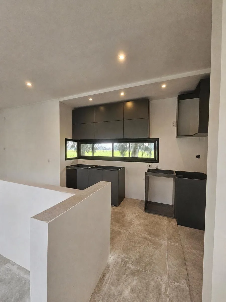 Casa Moderna a Estrenar en Altos de Luján, Lujan en Venta foto 2
