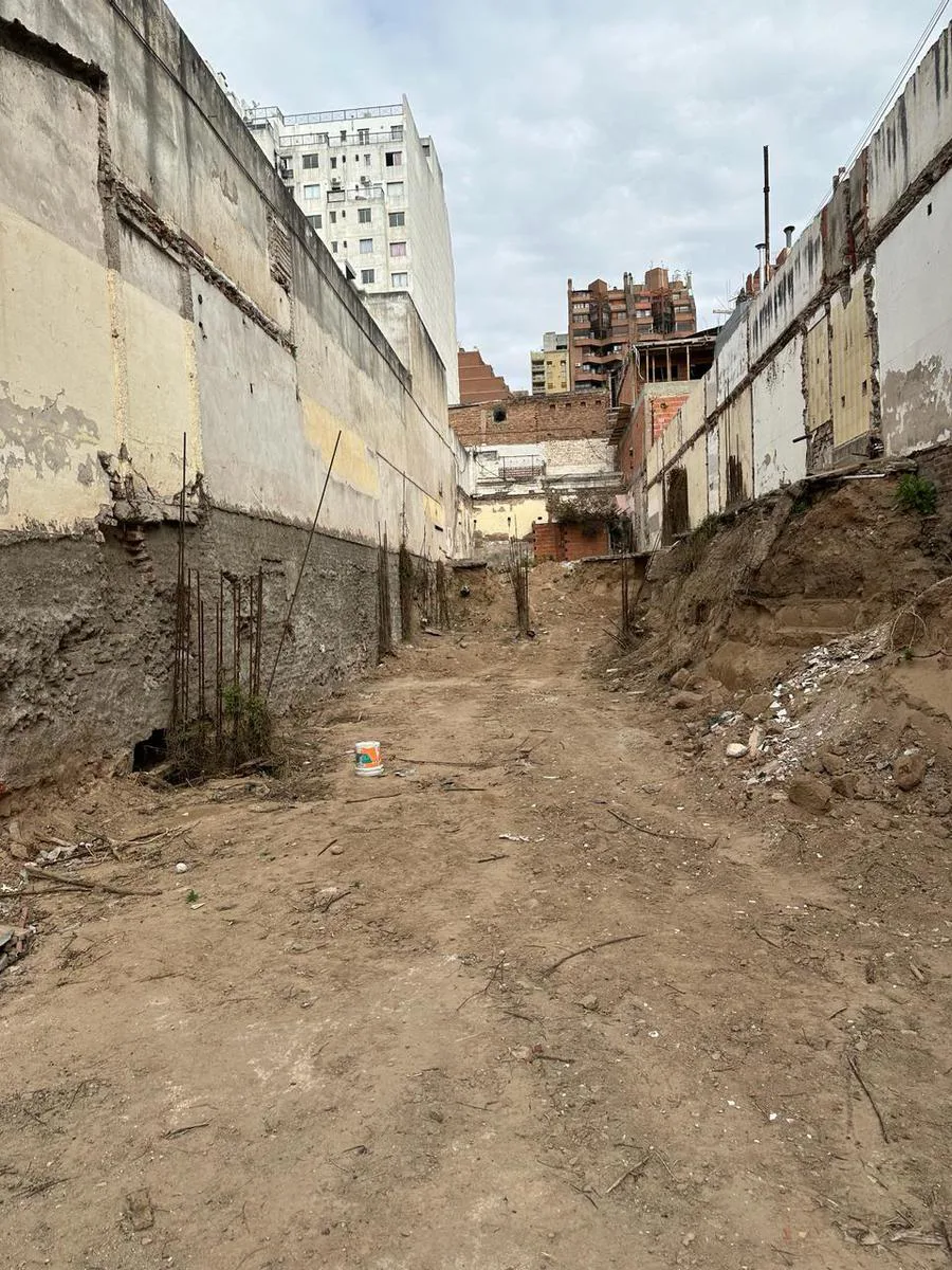 Terreno en el centro. APTO EDIFICIO foto 2