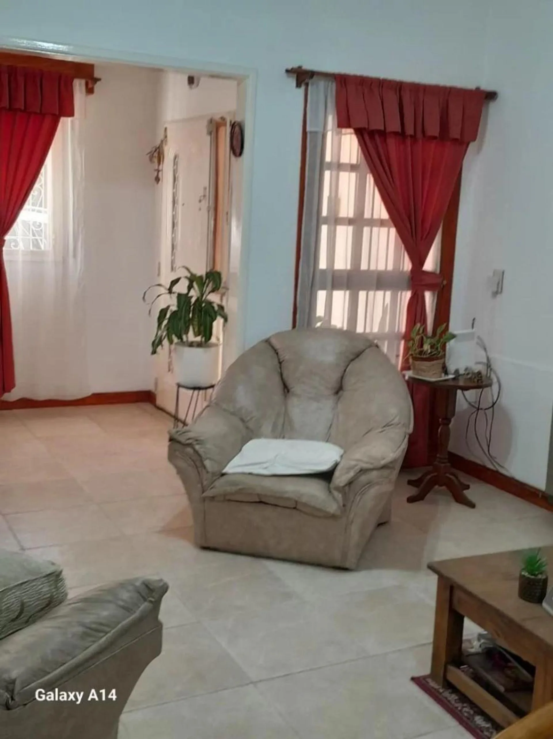 VENTA CASA CON JARDIN MAS DEPTO, GRAN OPORTUNIDAD foto 3