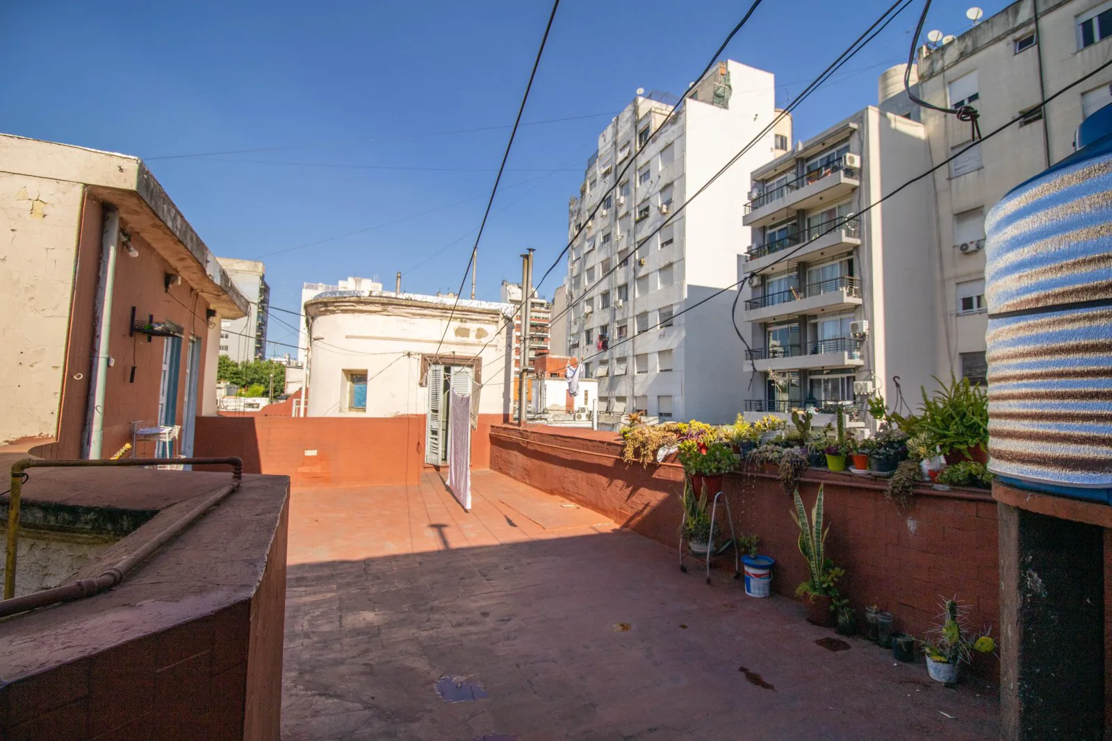 Casa de 3 Plantas con Patios y Terraza - 505m² - Congreso - Pensión/Hotel - Escuchan ofertas foto 3