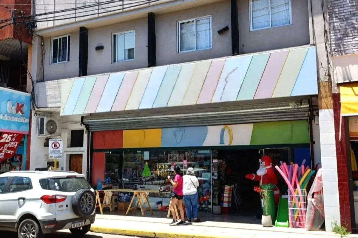 LOCAL EN LUJAN ZONA OESTE. foto 3