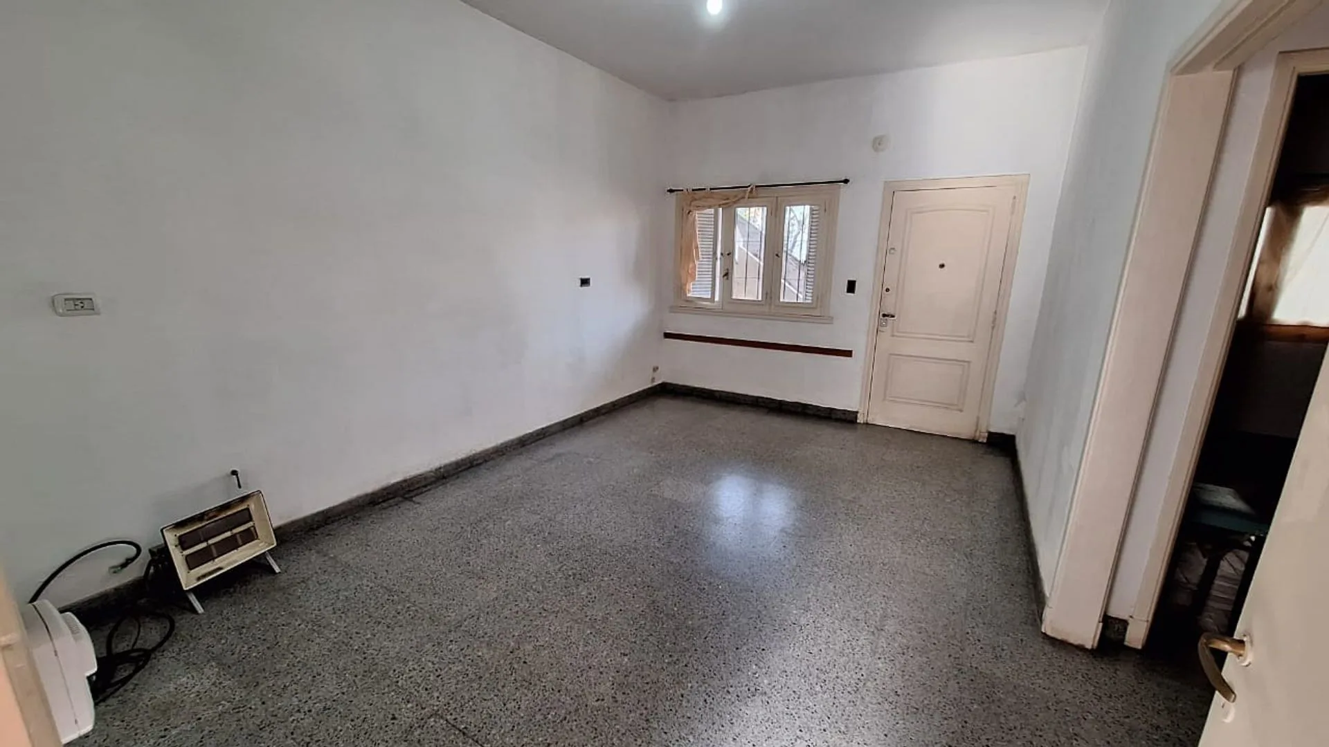 Venta PH  4 ambientes planta baja patio propio foto 4
