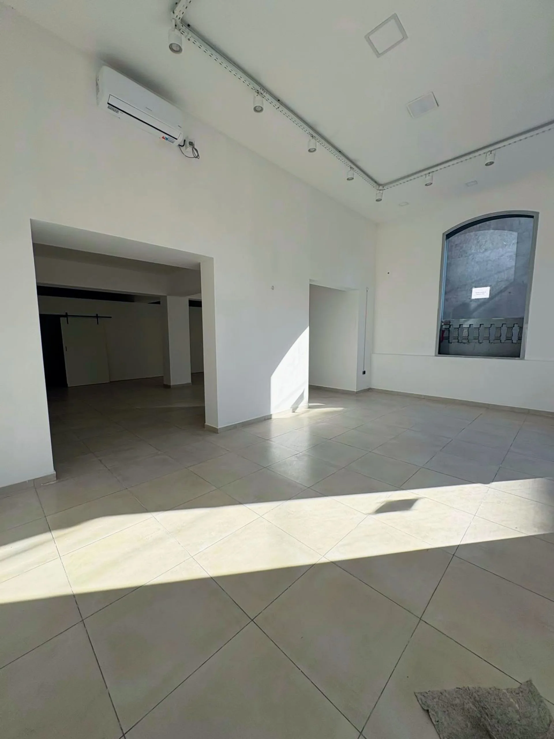 SE ALQUILA LOCAL COM. 115 M2 MICROCENTRO CATAMARCA foto 4