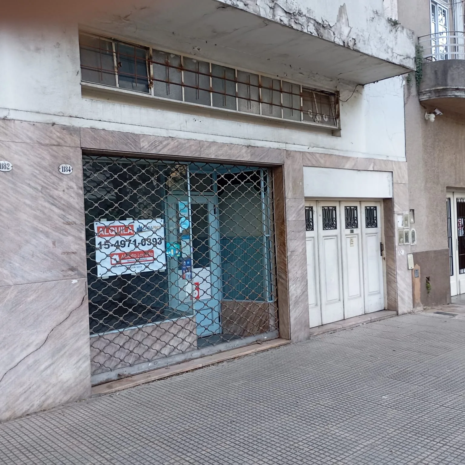 ALQUILER, LOCAL $950.000.- Av. COBO 1.100 ,C/ENTRE PISO y COCHERA, SIN EXPENSAS foto 3