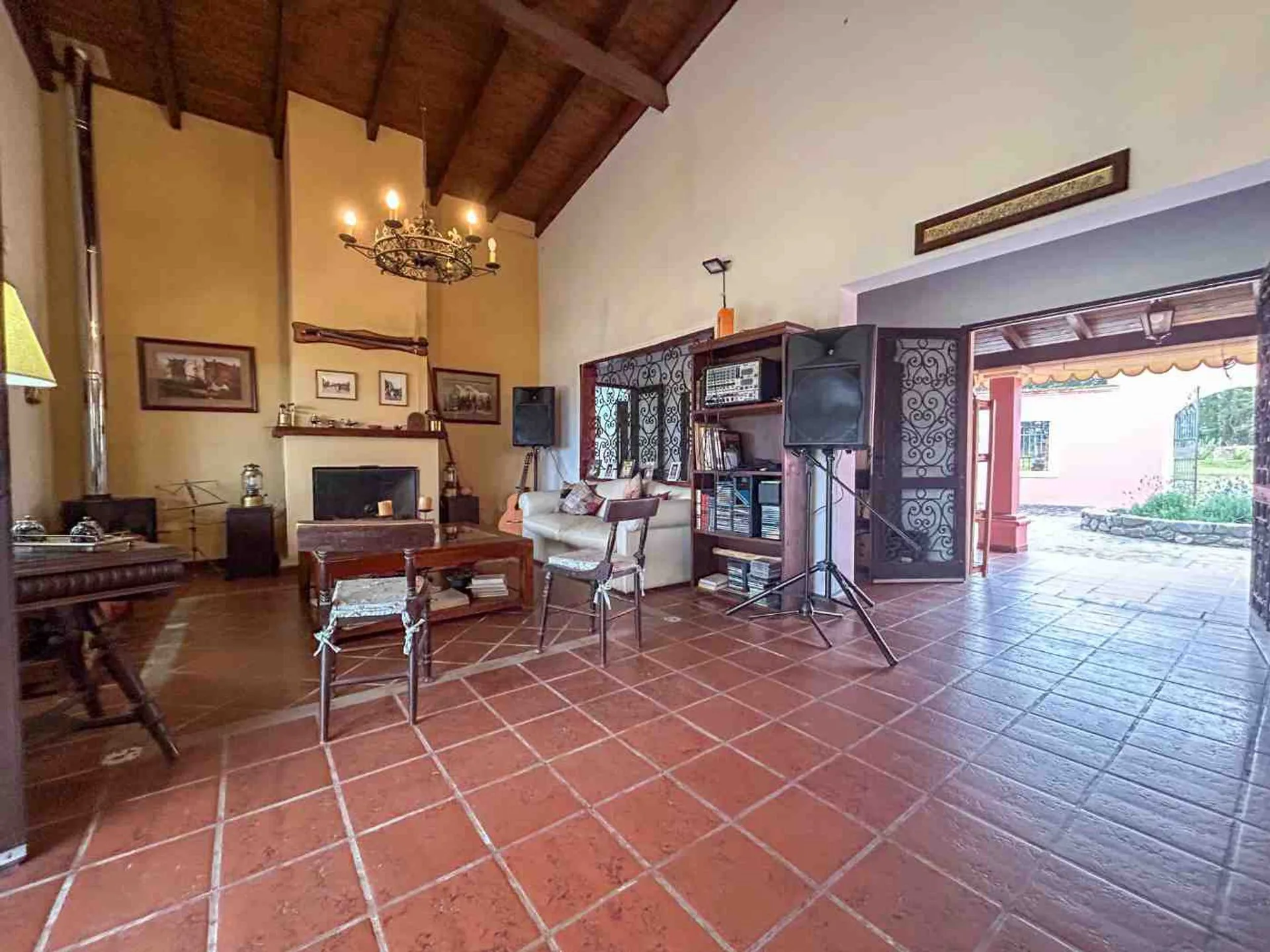 Alquiler casa finca 4 dormitorio 6Ha Campo Quijano foto 4