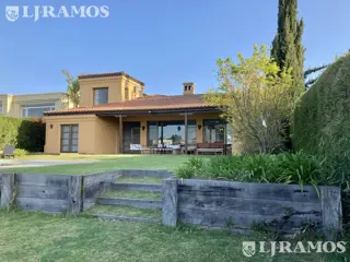 Casa a la laguna con 3 dormitorios en alquiler temporario en Santa Bárbara foto 3