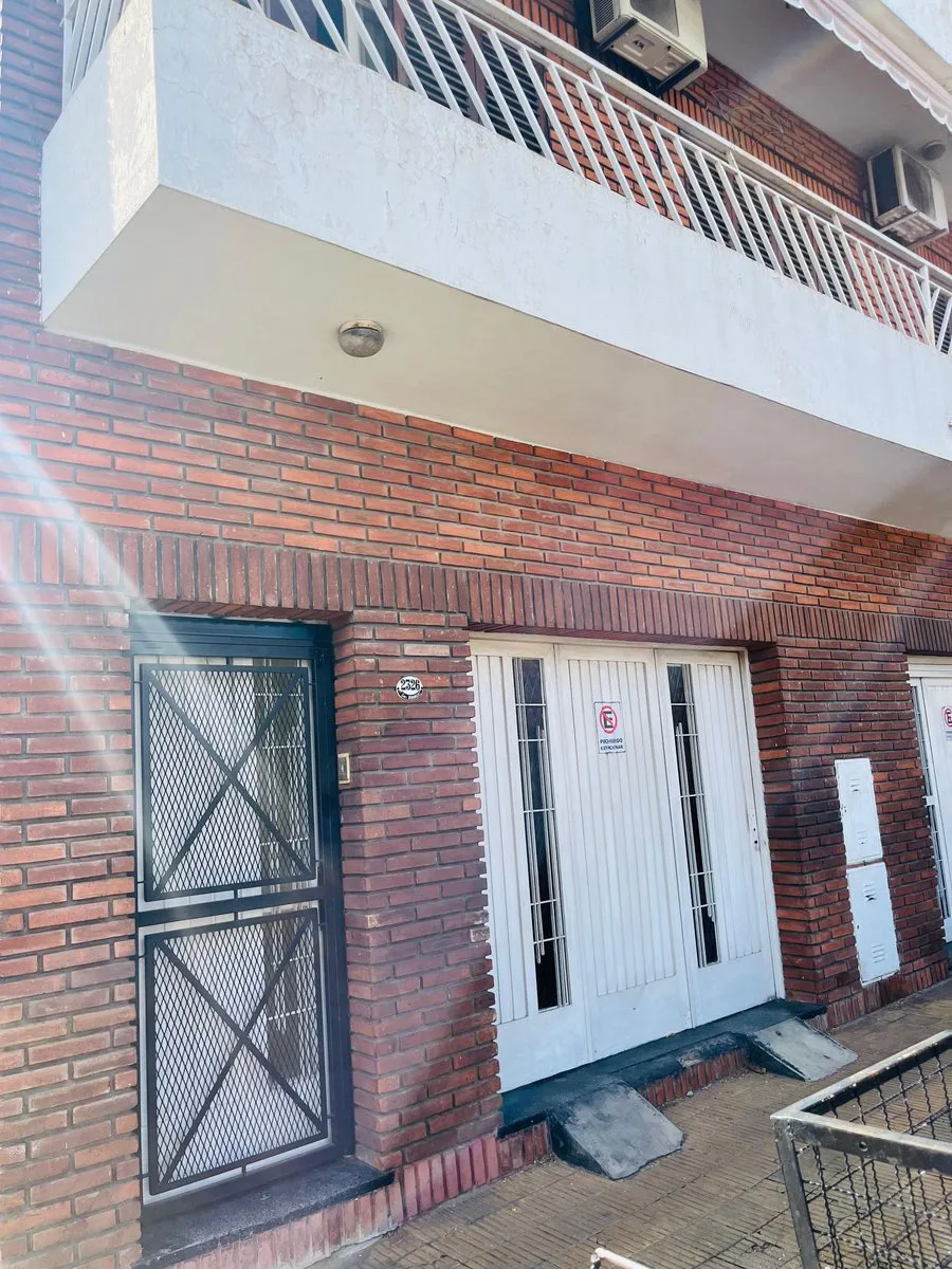 VENTA CASA Y DEPARTAMENTO EN VILLA CELINA foto 2