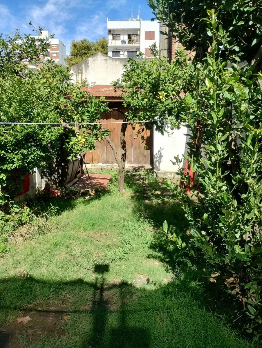 PH CON FONDO PARQUIZADO SIN EXPENSAS EN FLORESTA
