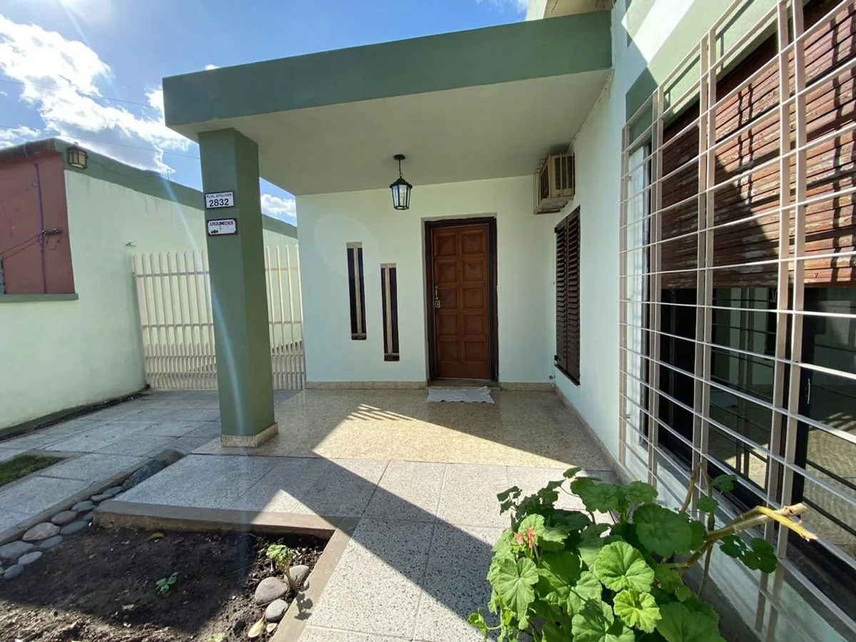 CASA- APTA CREDITO-2 DORM-PILETA -JARDIN-GARAGE foto 5