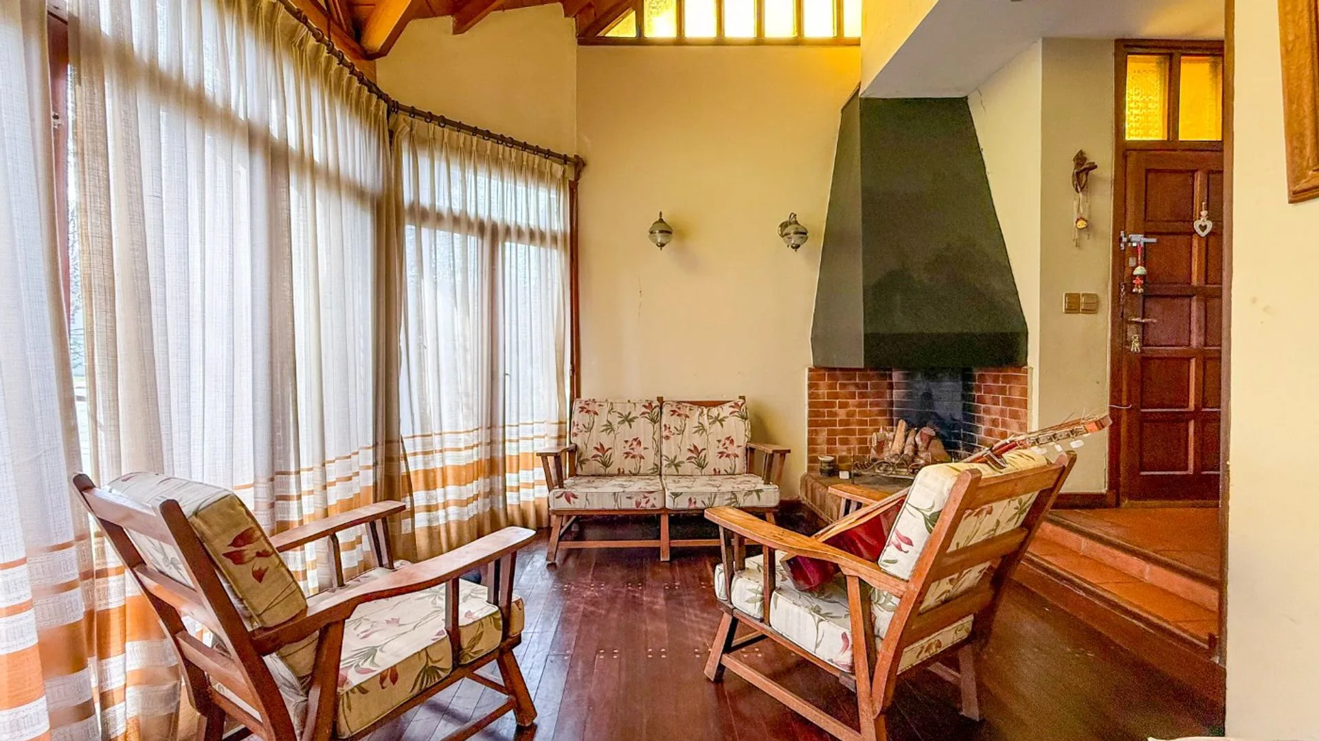 VENTA IMPORTANTE CHALET 5 AMBIENTES SANTA MONICA foto 5
