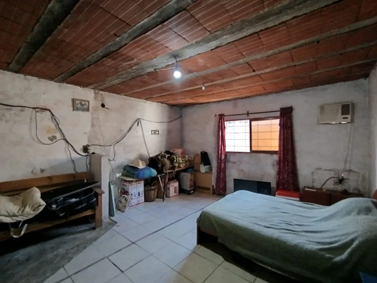 CASA A REFACCIONAR A 2 CUADRAS DE BOULEVARD foto 3