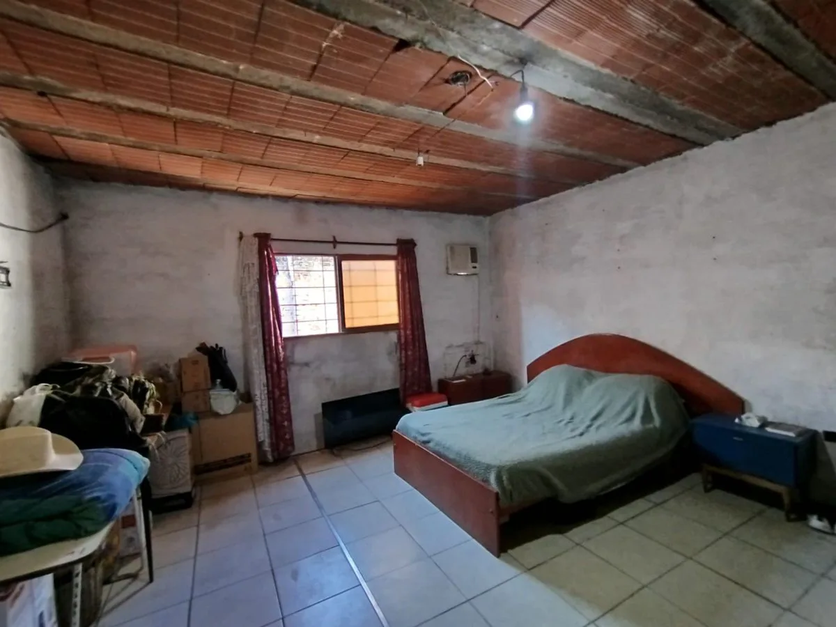 CASA A REFACCIONAR A 2 CUADRAS DE BOULEVARD foto 4