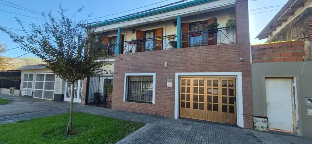 VENTA CASA EN AV. CARLOS CASADO 4 DORMITORIOS